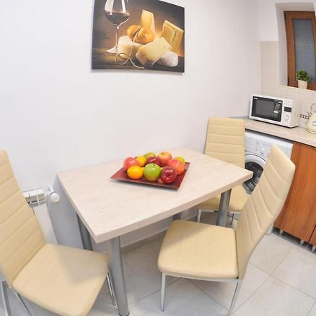 Spacious And Modern Apartment Close To Old City Бухарест Екстер'єр фото