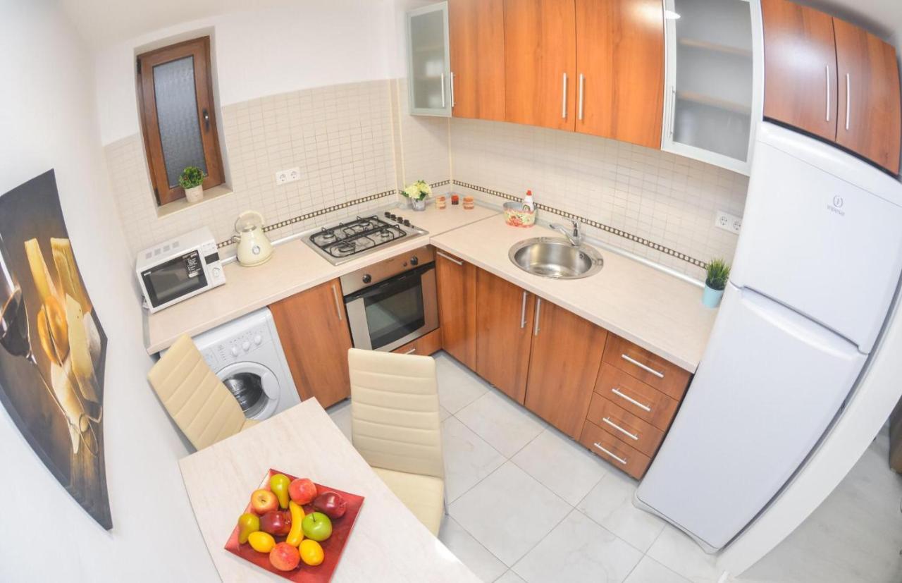 Spacious And Modern Apartment Close To Old City Бухарест Екстер'єр фото