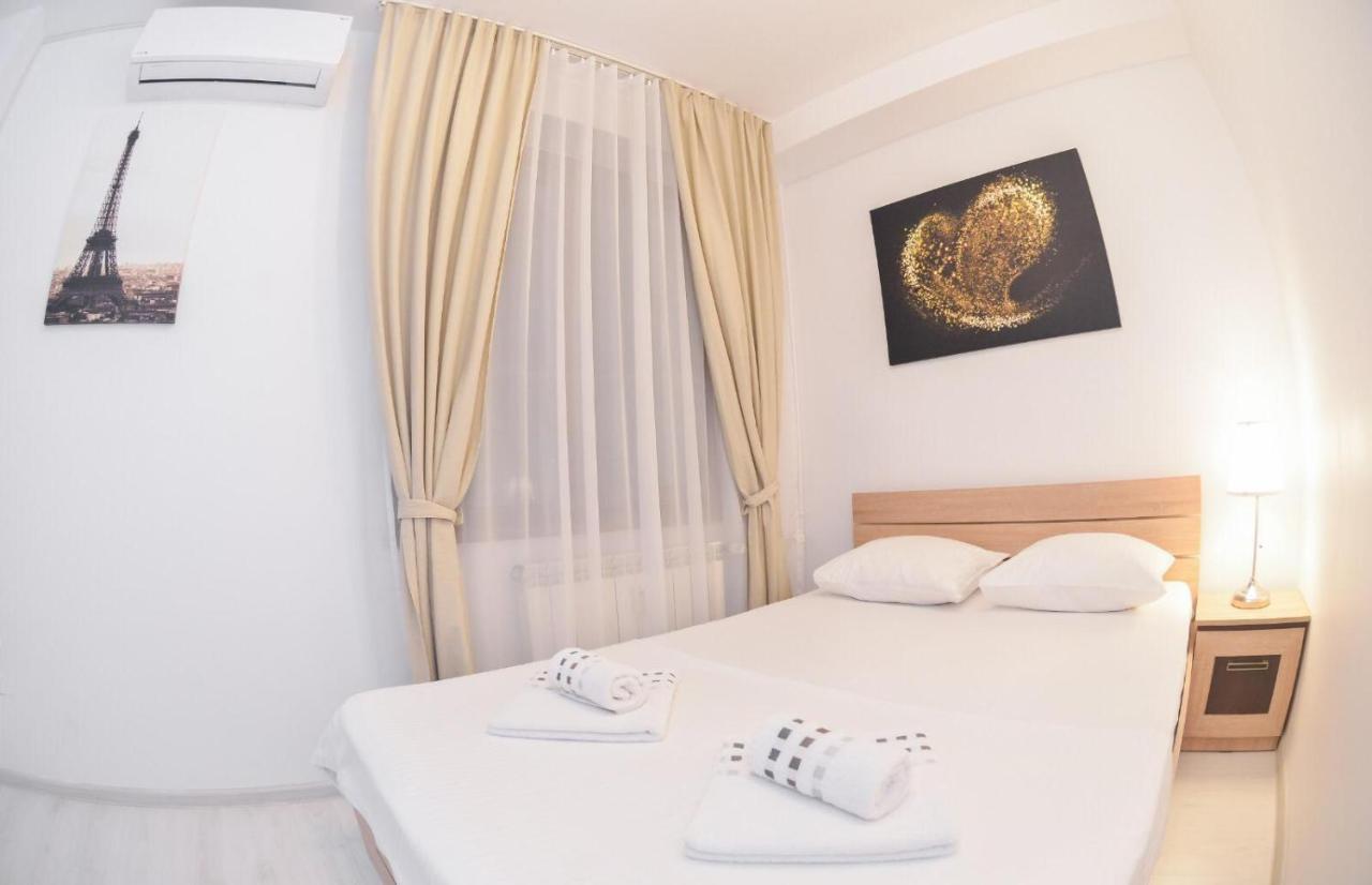 Spacious And Modern Apartment Close To Old City Бухарест Екстер'єр фото