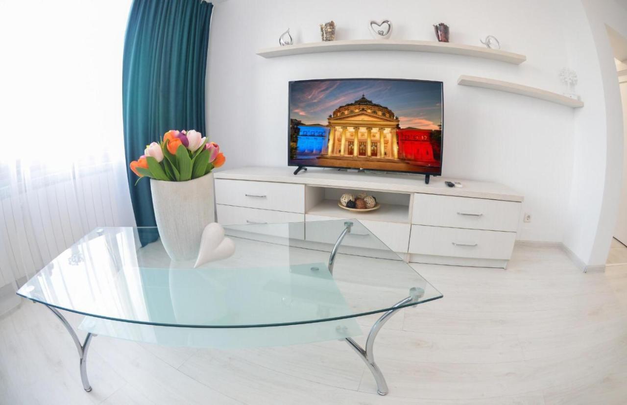Spacious And Modern Apartment Close To Old City Бухарест Екстер'єр фото