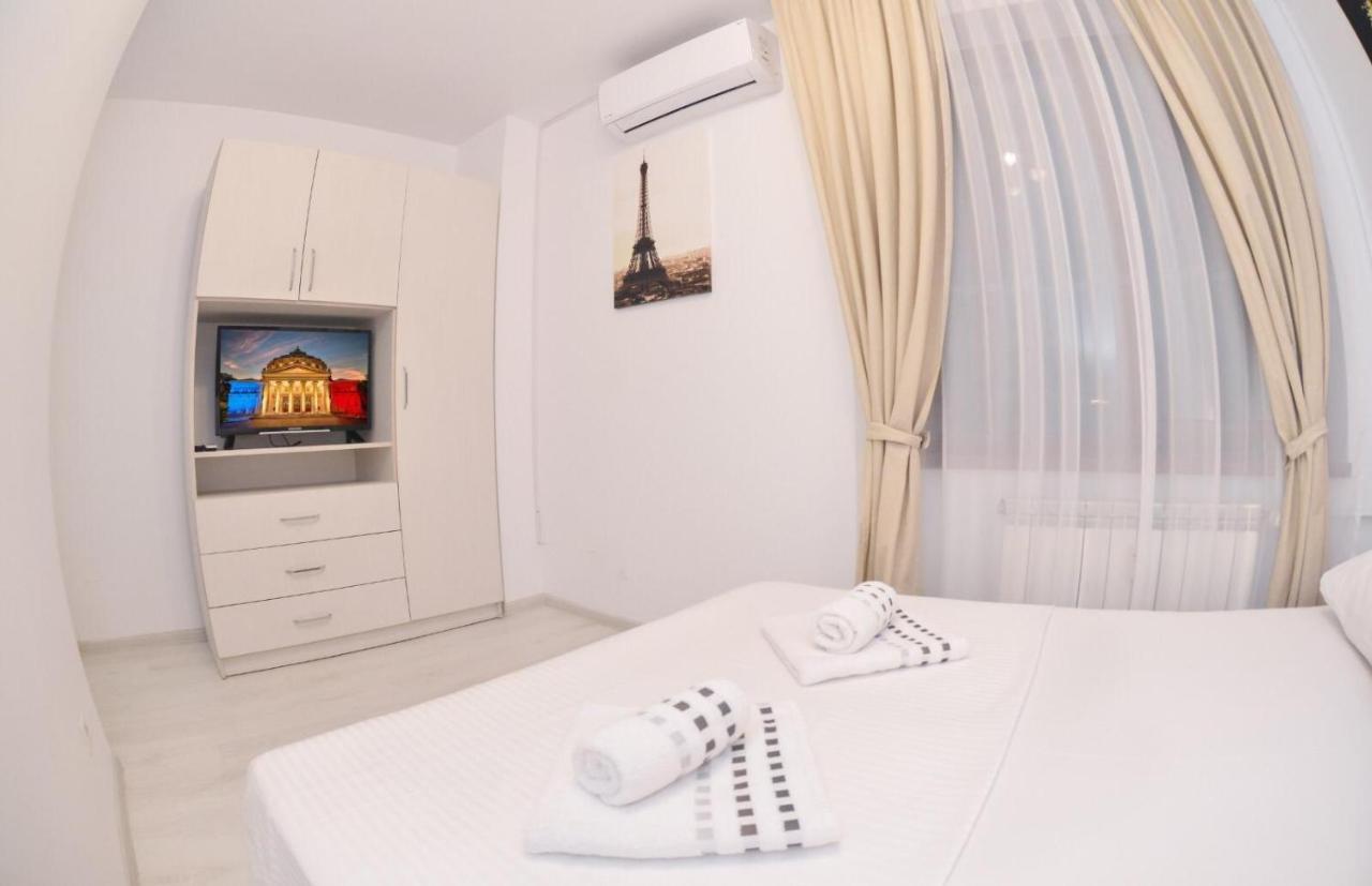Spacious And Modern Apartment Close To Old City Бухарест Екстер'єр фото